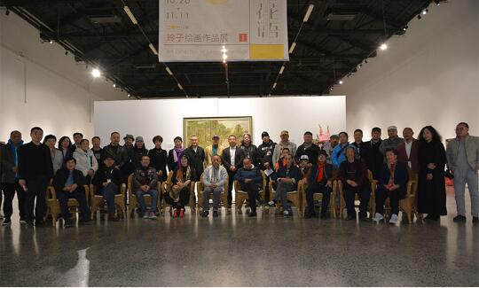 ¶�㻨��������ͻ�չ�ڱ�����������������ʢ��Ļ