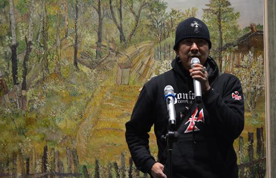 ¶�㻨��������ͻ�չ�ڱ�����������������ʢ��Ļ