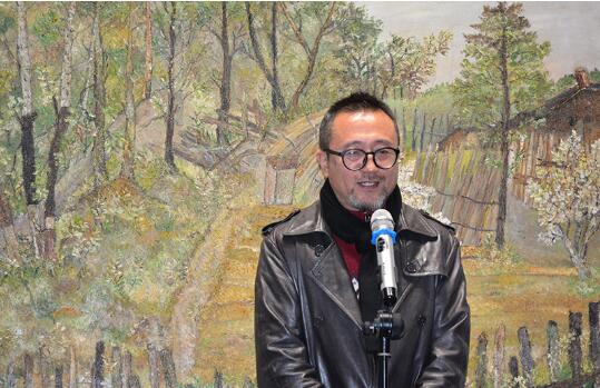 ¶�㻨��������ͻ�չ�ڱ�����������������ʢ��Ļ