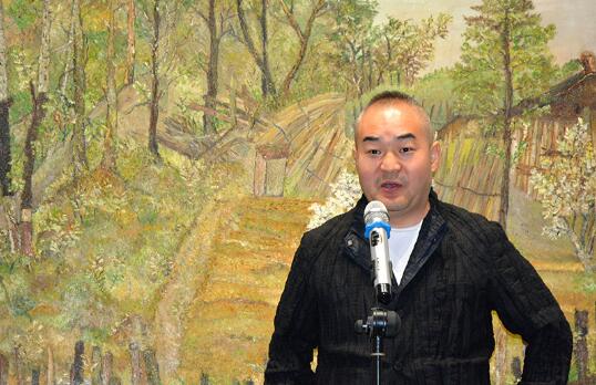 ¶�㻨��������ͻ�չ�ڱ�����������������ʢ��Ļ